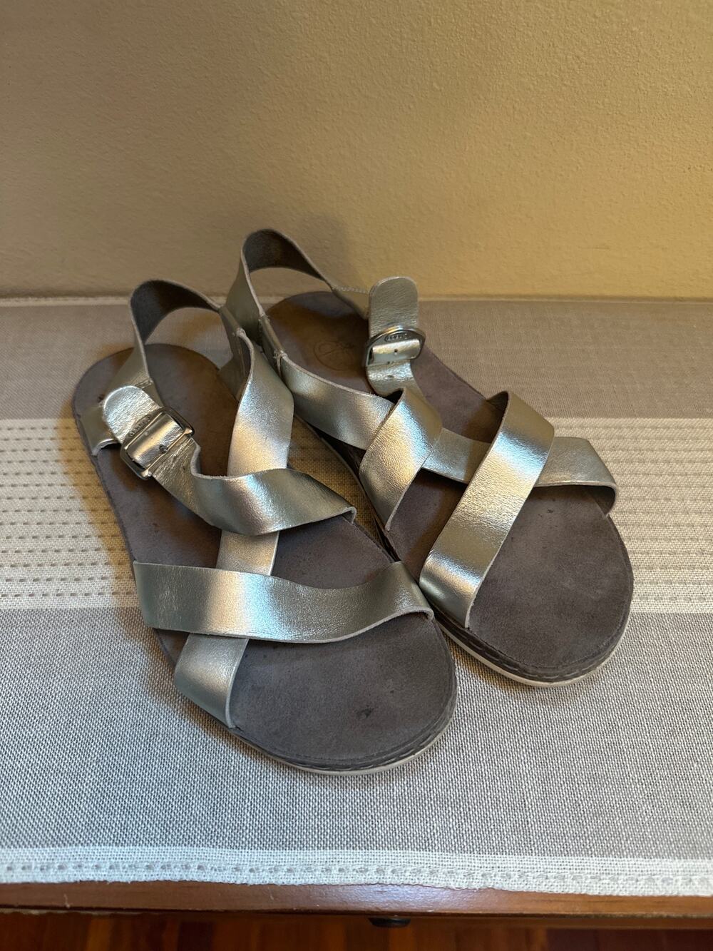 Chaco Wayfarer Metallic Silver Leather Sandals Size 7